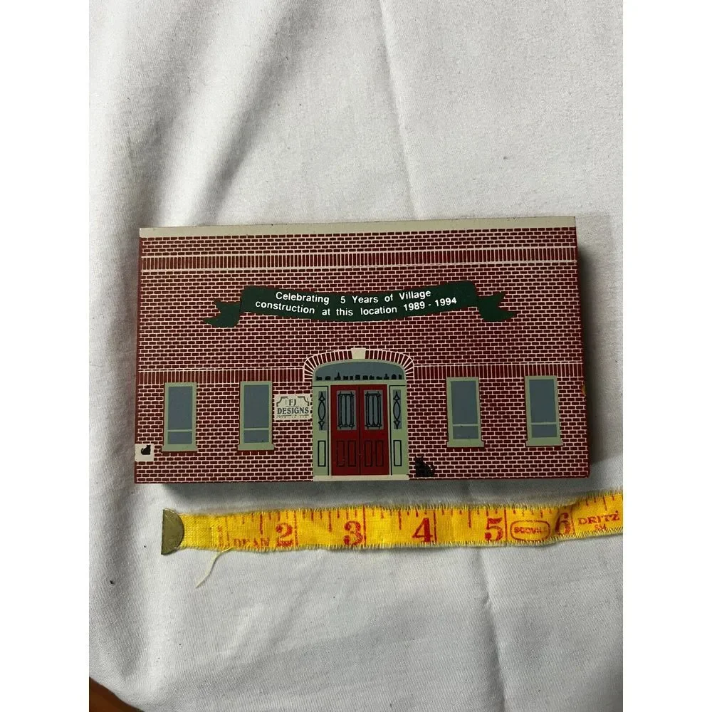 The Cat's Meow 1994 FJ Designs Inc Wooster Ohio Makers of the Village Since 1982